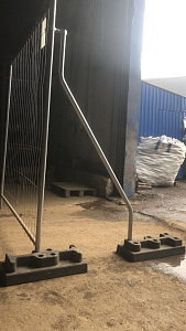 Укосина стабилизирующая для строительного ограждения