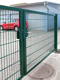 Ворота распашные с ручкой и замком 1680х5000 Класик СО (серия 11)